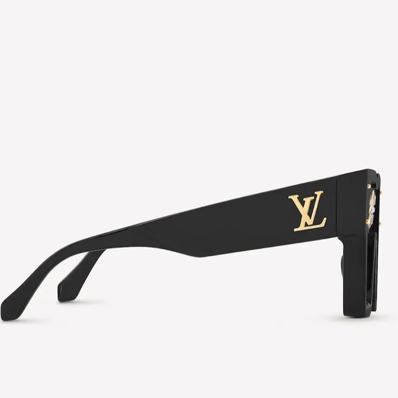 **SOLD**Louis Vuitton Cyclone unisex sunglasses Z1578W - Picture 3 of 15